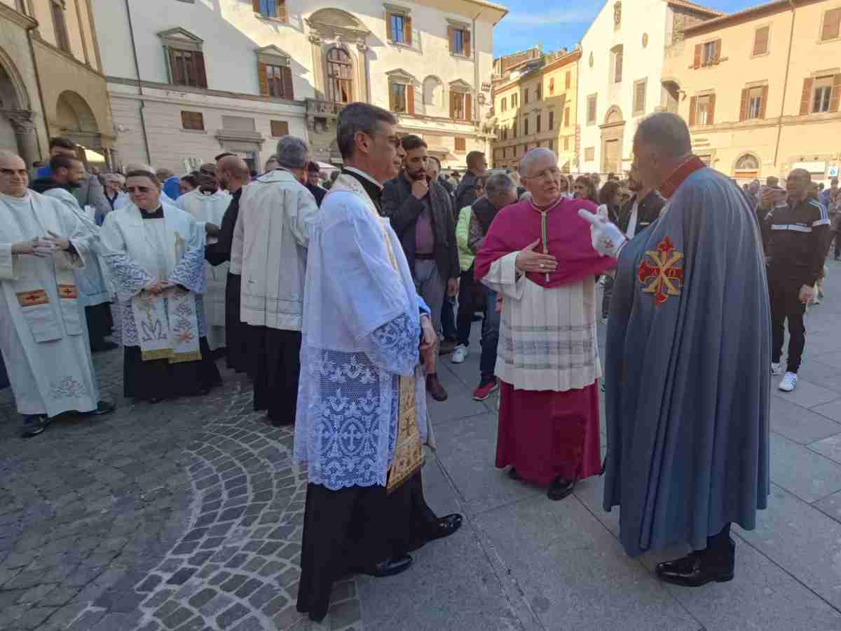 Il Delegato saluta il Vescovo