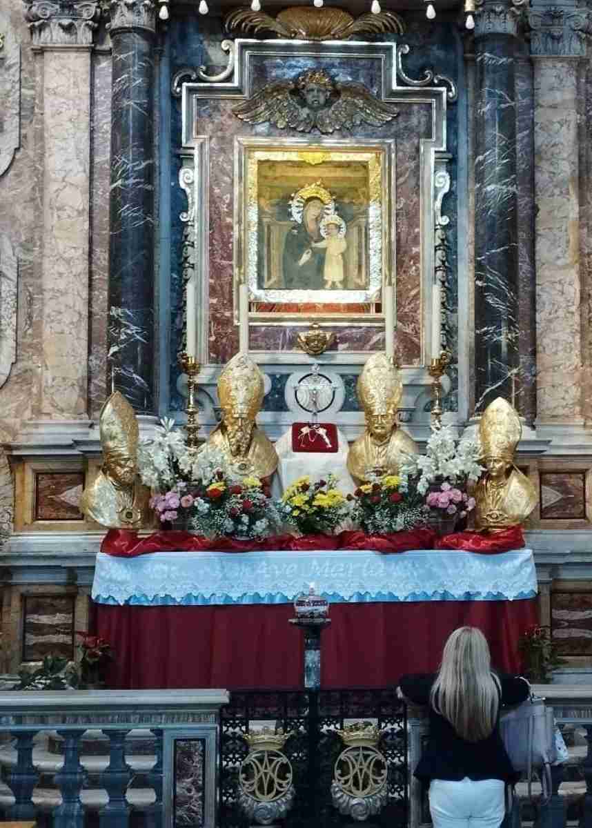 Altare della Madonna Liberatrice