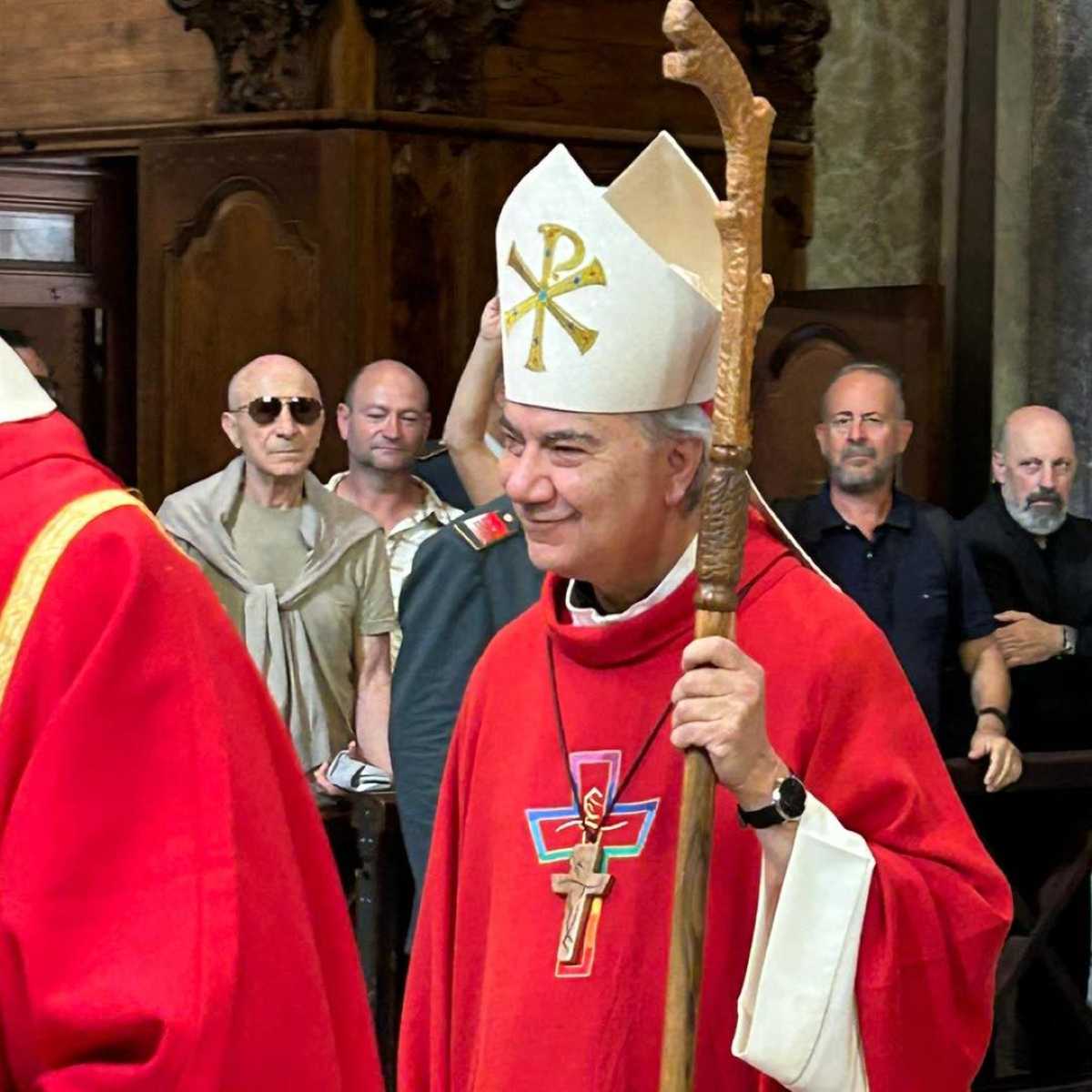 Il Cardinal Battaglia in processione