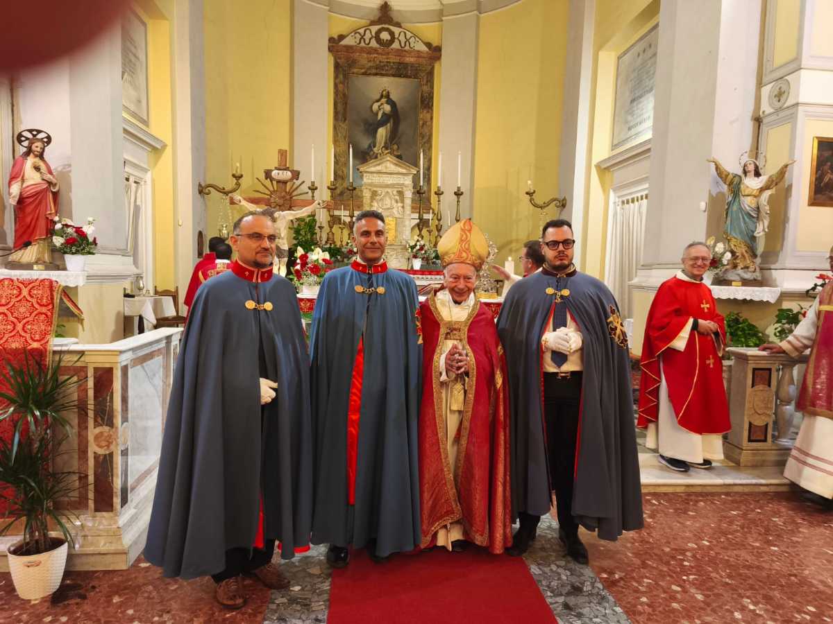 Foto di gruppo con il cardinale