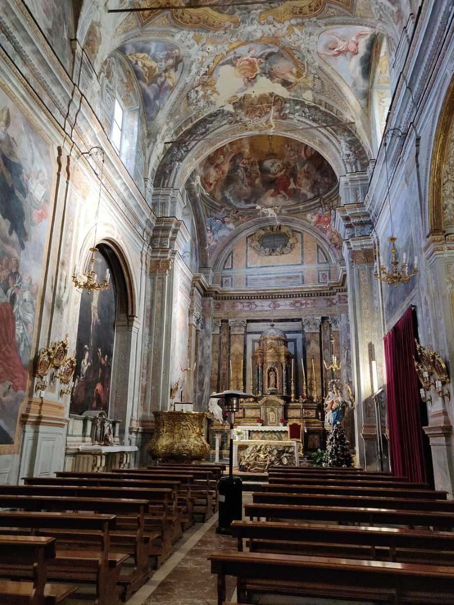 Chiesa interno