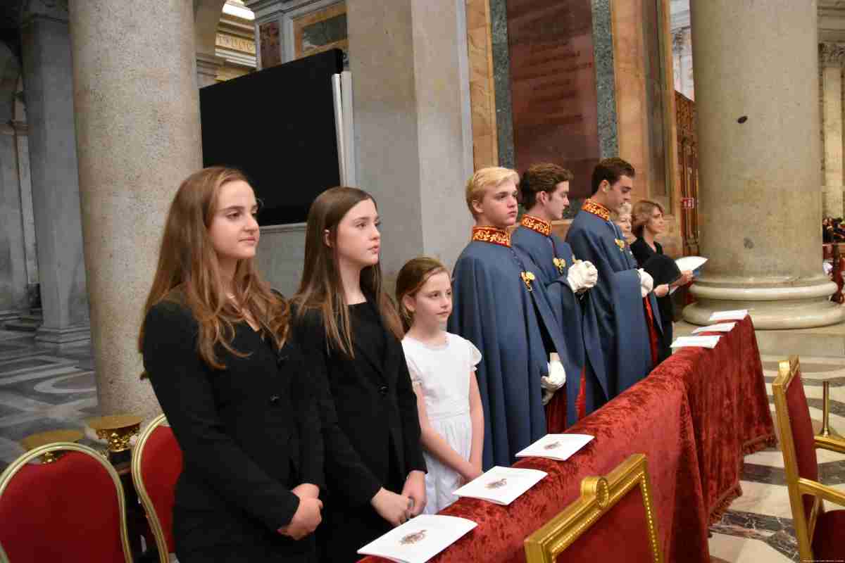 Foto di gruppo dei Principi, della Madre e della Consorte del Gran Maestro