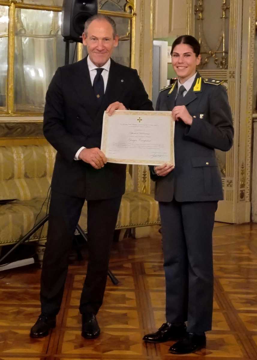 Delegato consegna Benemerenza