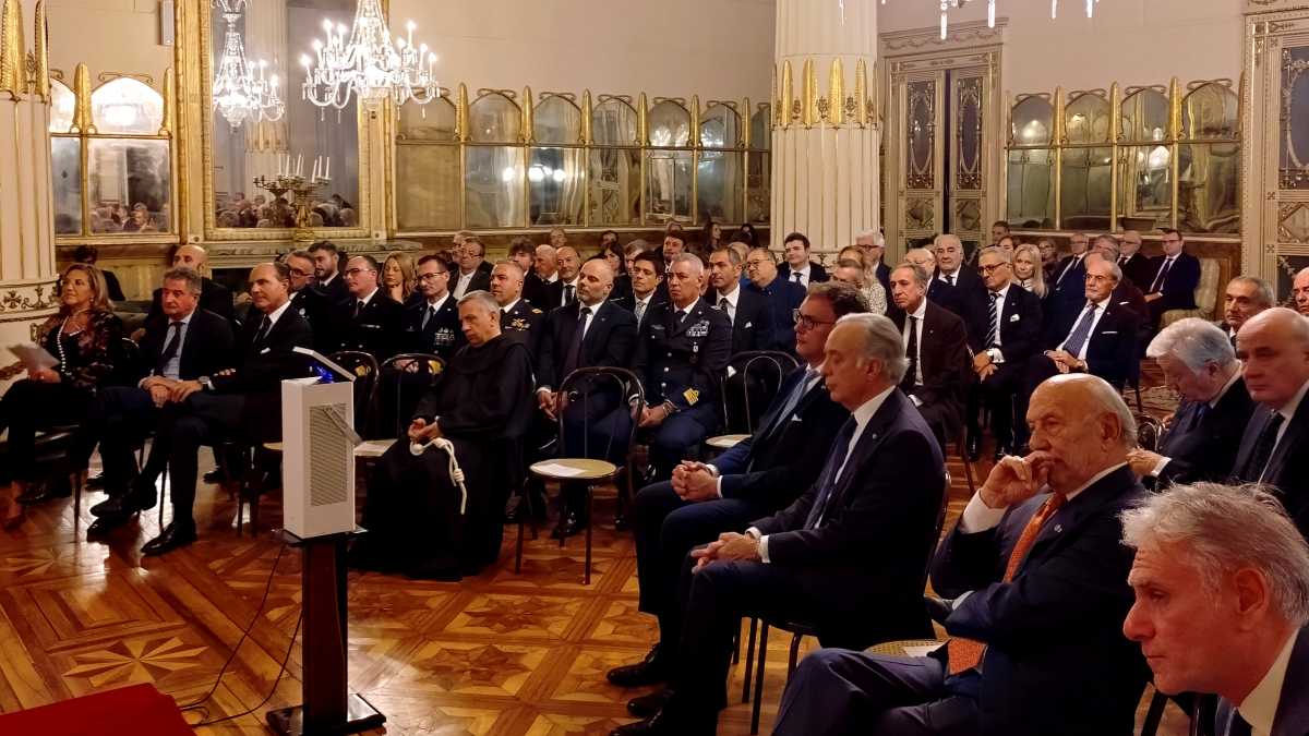 Foto panoramica della sala