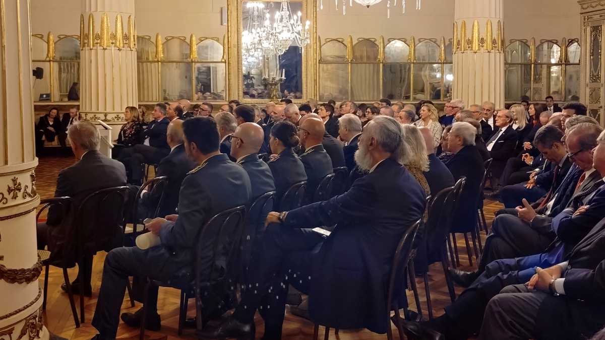 Panoramica dei presenti in sala