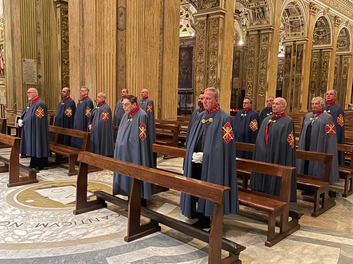 Foto dei Cavalieri durante la Messa