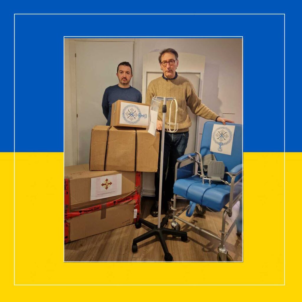 Delegato e volontario con la donazione