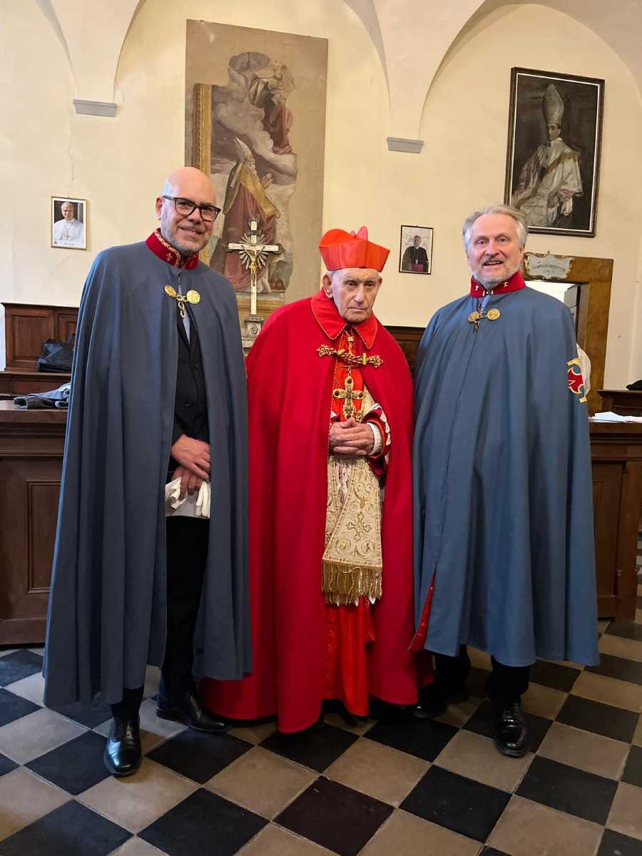 Cavalieri con il Cardinal Simoni