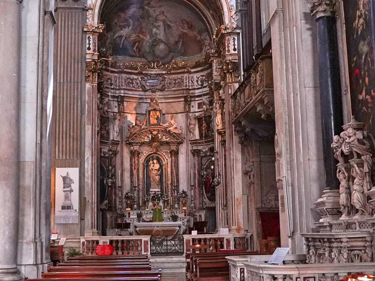 Basilica interno