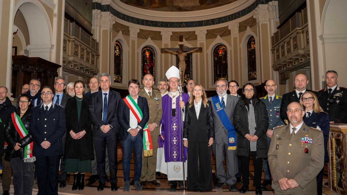 Foto di gruppo dopo la Santa Messa a Pesaro