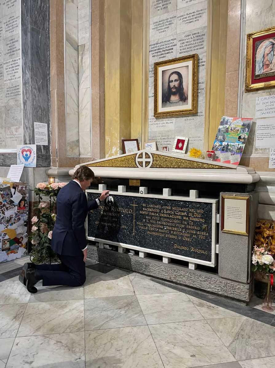 Tomba di Dolindo Ruotolo