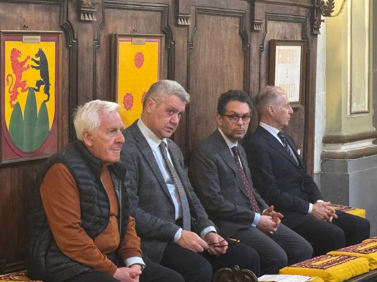 Confrati negli scranni