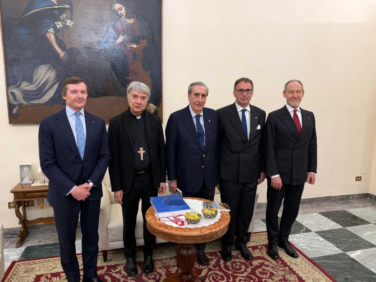 Foto di gruppo al Palazzo arcivescovile