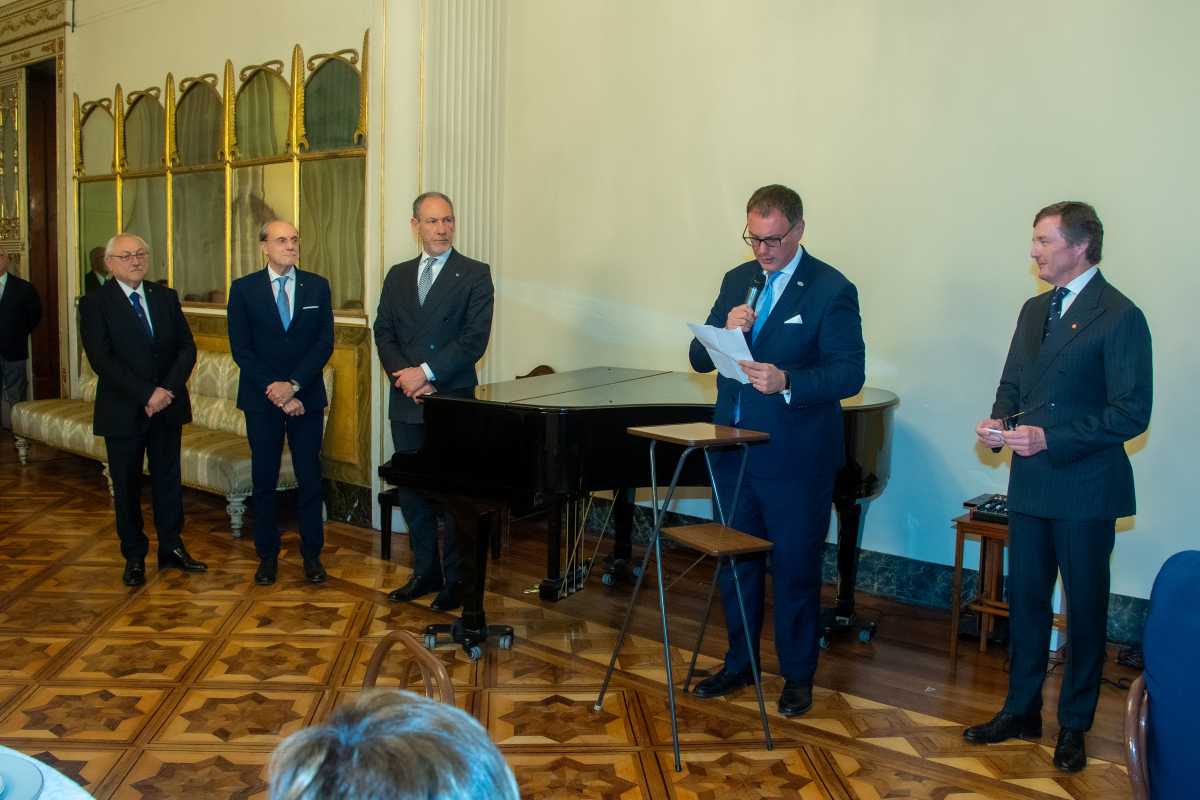 Il Presidente legge il discorso del Gran Maestro