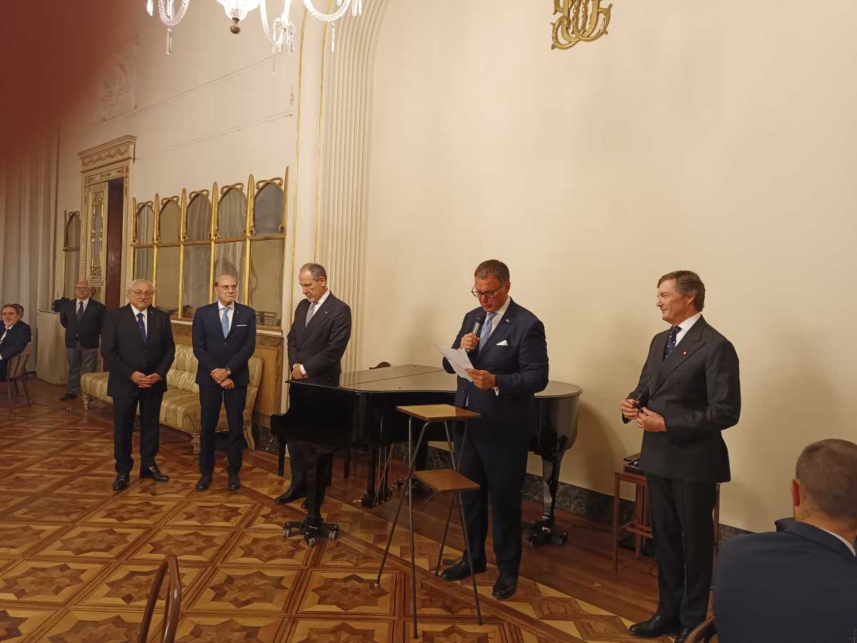 Il Presidente legge il discorso del Gran Maestro