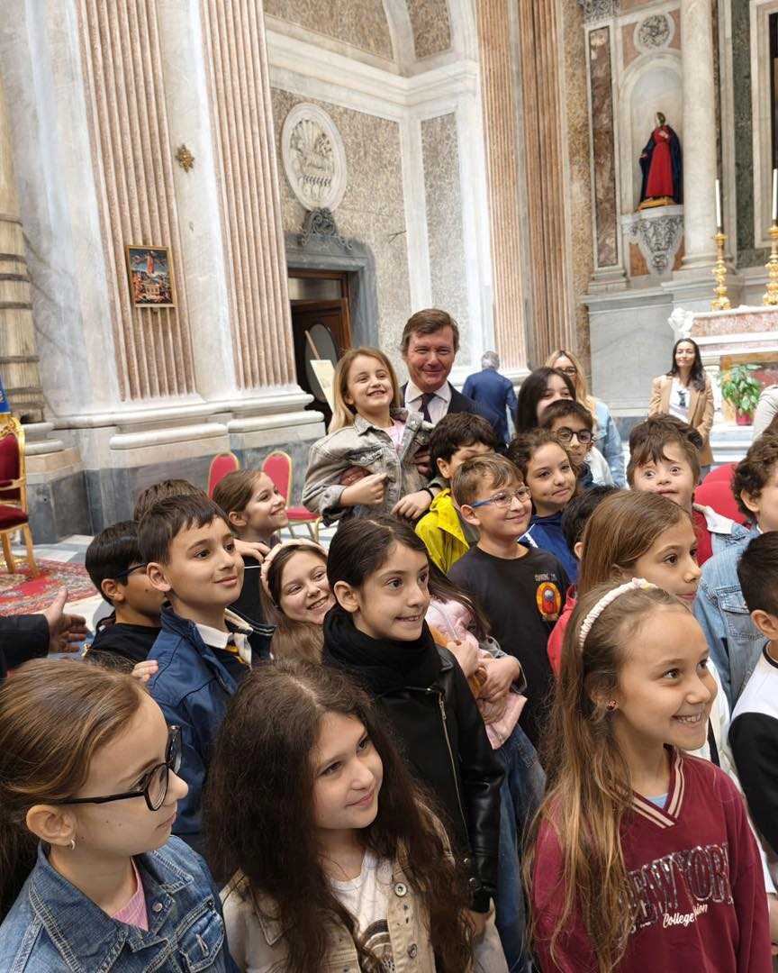 Gran Maestro con i bambini