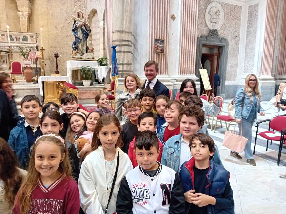 Il Gran Maestro con i bambini