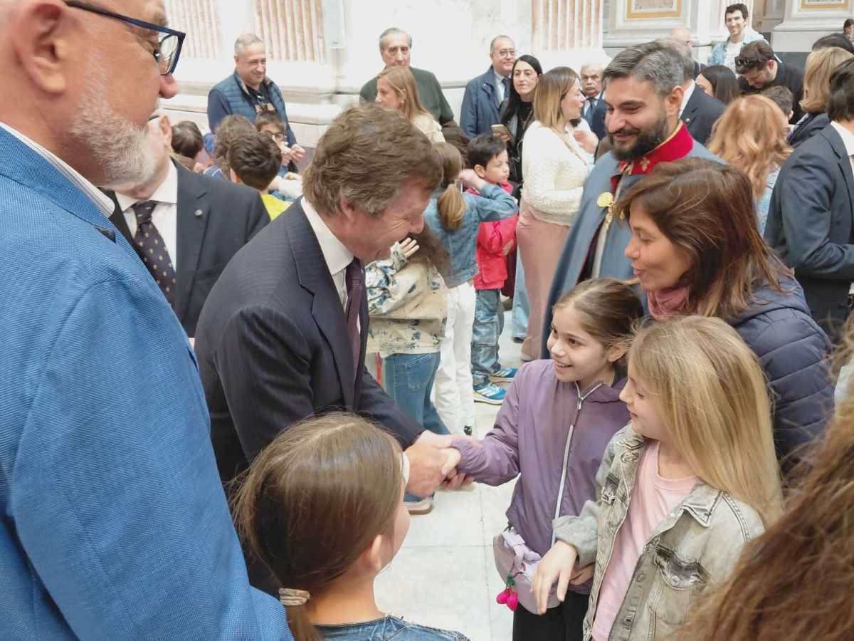 Il Gran Maestro con i bambini
