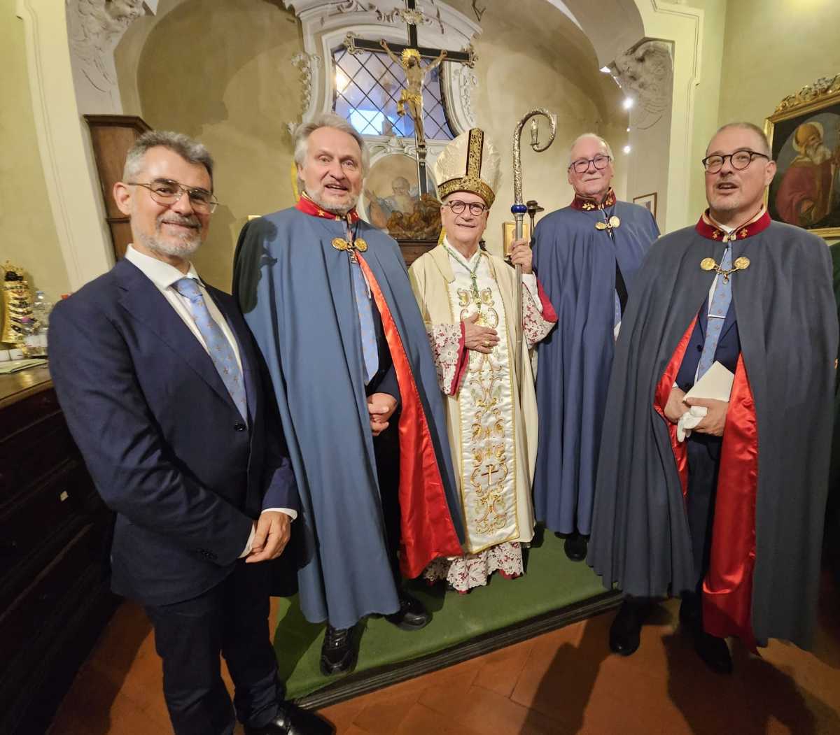 Foto di gruppo con il vescovo
