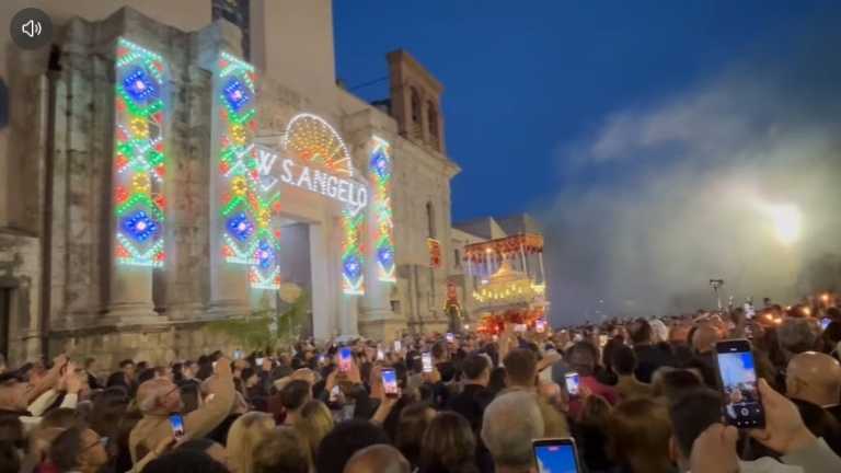 Arca in processione