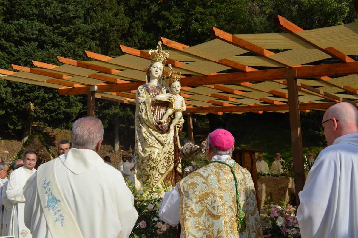 Statua della Madonna