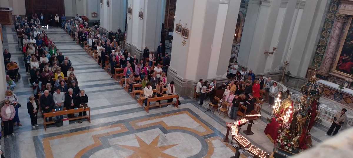 Panoramica presenti in chiesa