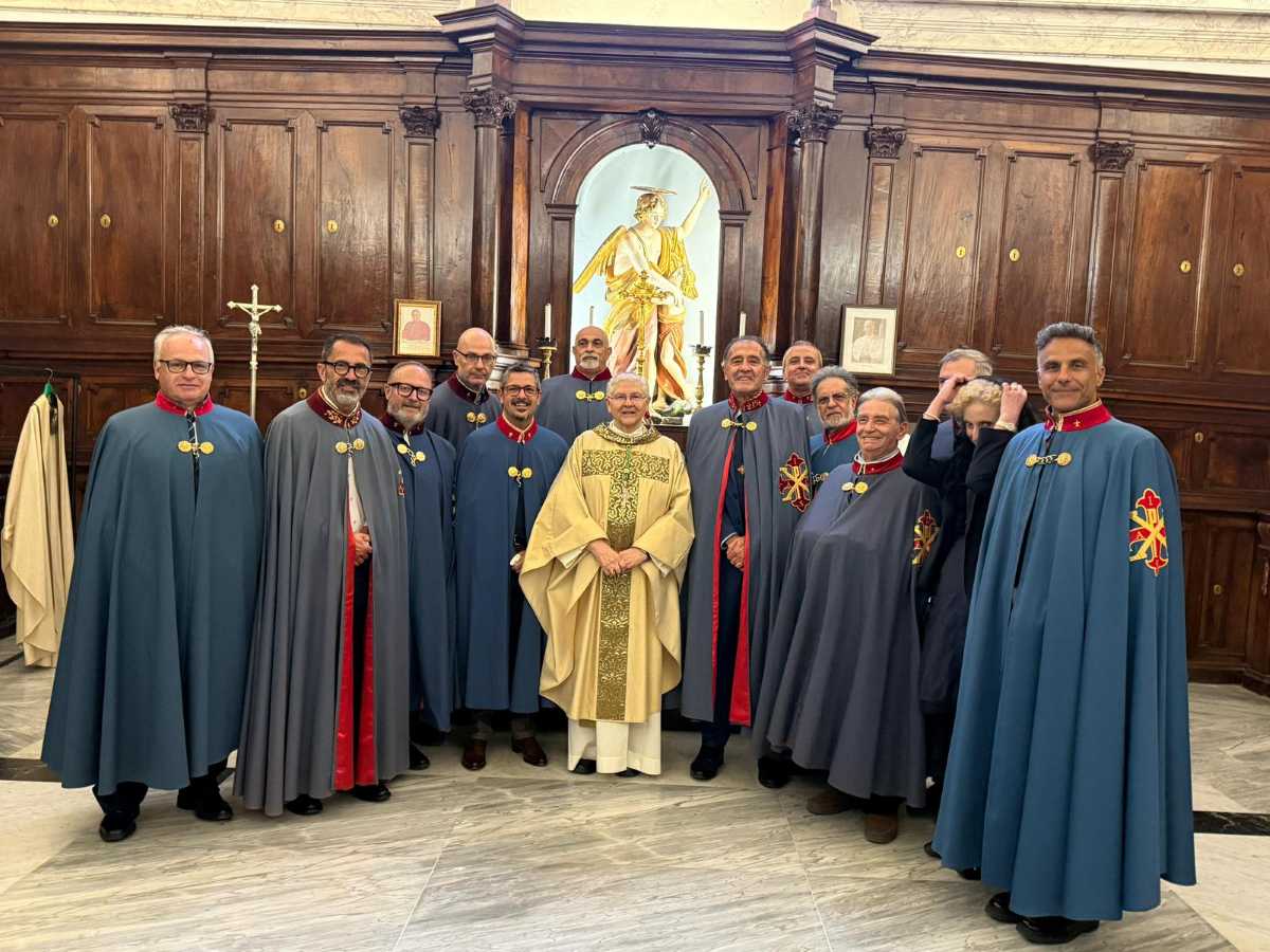 Foto di gruppo con il Vescovo
