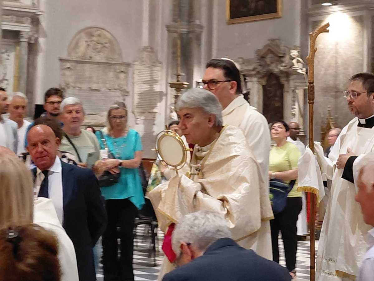 Inizio Processione in Duomo