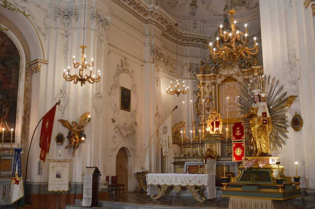 Chiesa interno