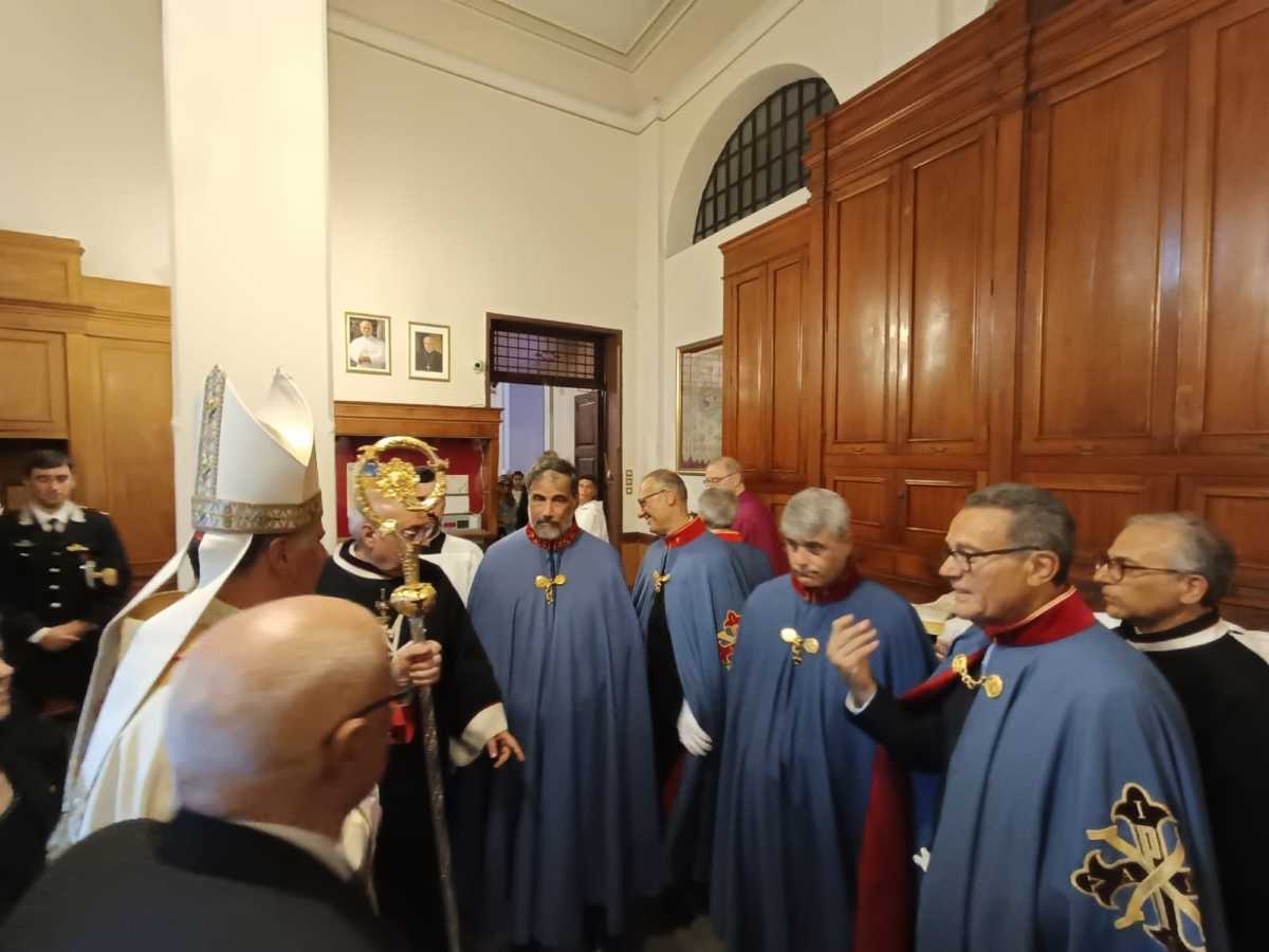 La rappresentanza Costantiniana incontra il cardinale