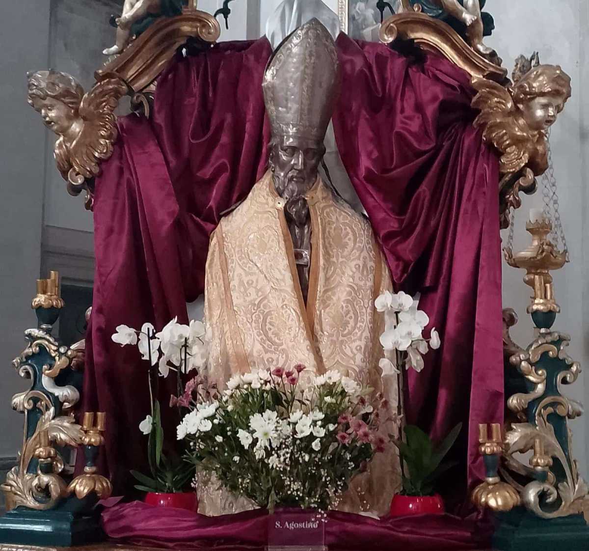 Busto con le reliquie di Sant'Agostino