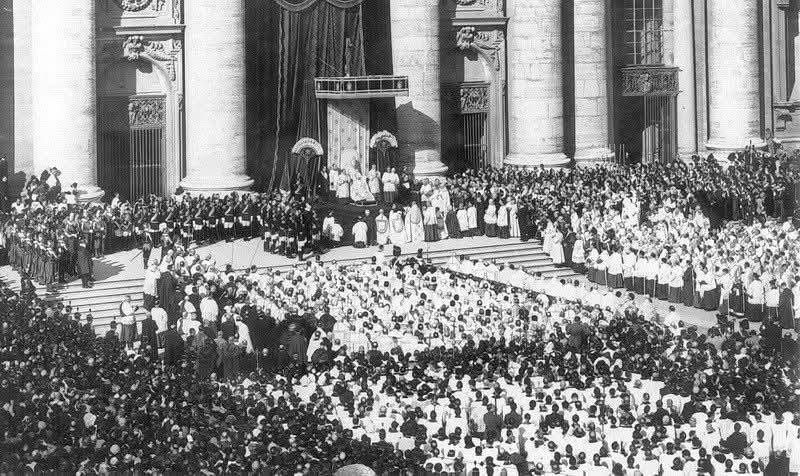 Piazza San Pietro 1° novembre 1950