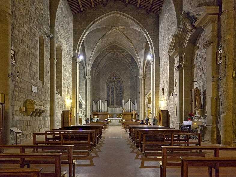 Basilica di San Francesco alla Rocca interno