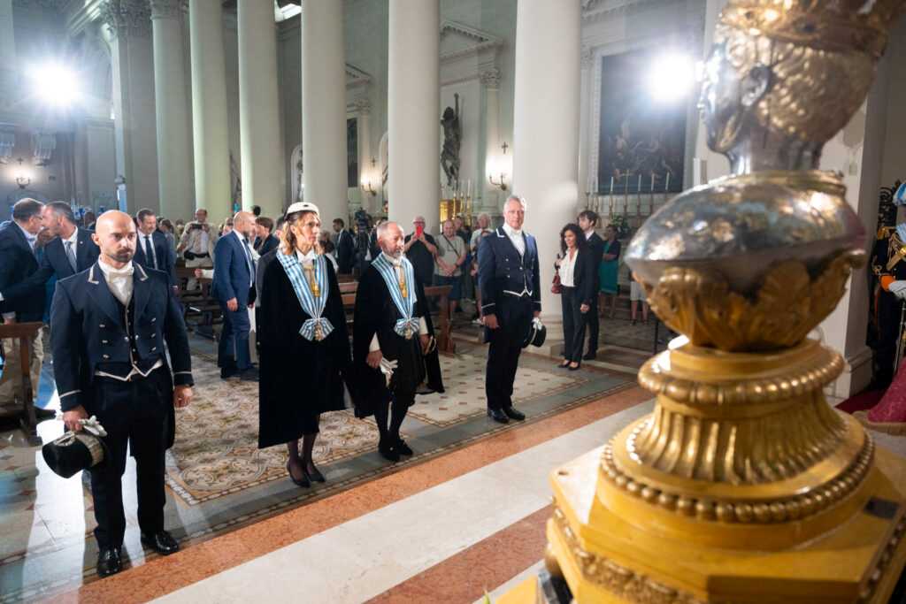 I Capitani Reggenti rendono omaggio alle reliquie