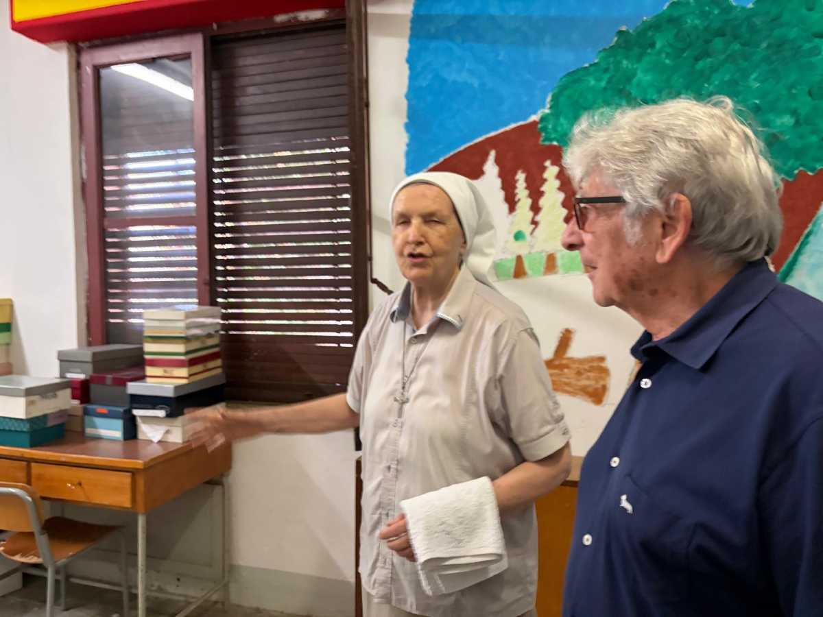 Il Delegato con una suora